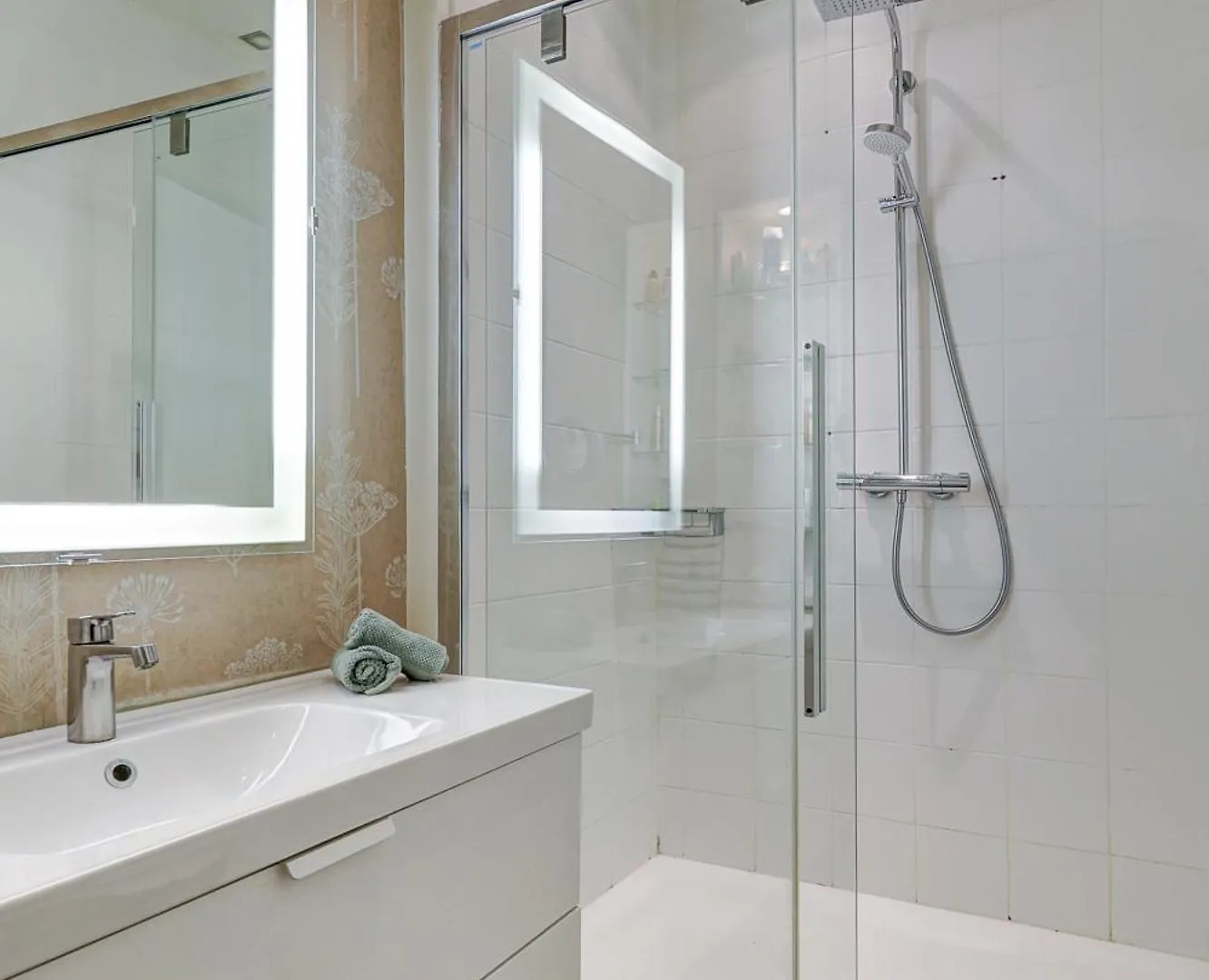 The Seine & Pont De L'alma - 2br With Balcony - Cityapartmentstay Apartment