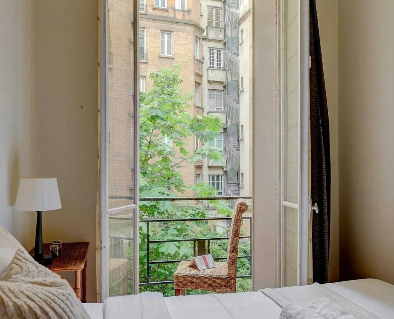 The Seine & Pont De L'alma - 2br With Balcony - Cityapartmentstay * Paris