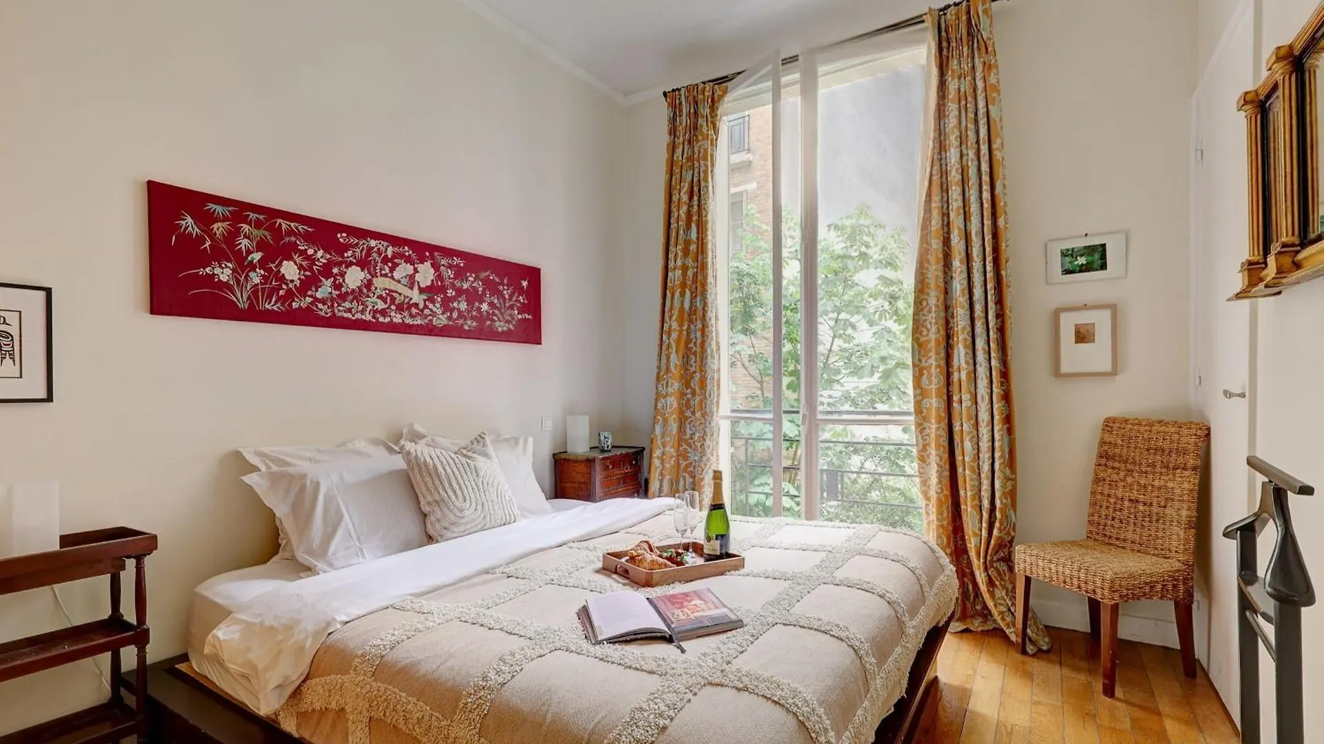 The Seine & Pont De L'alma - 2br With Balcony - Cityapartmentstay *